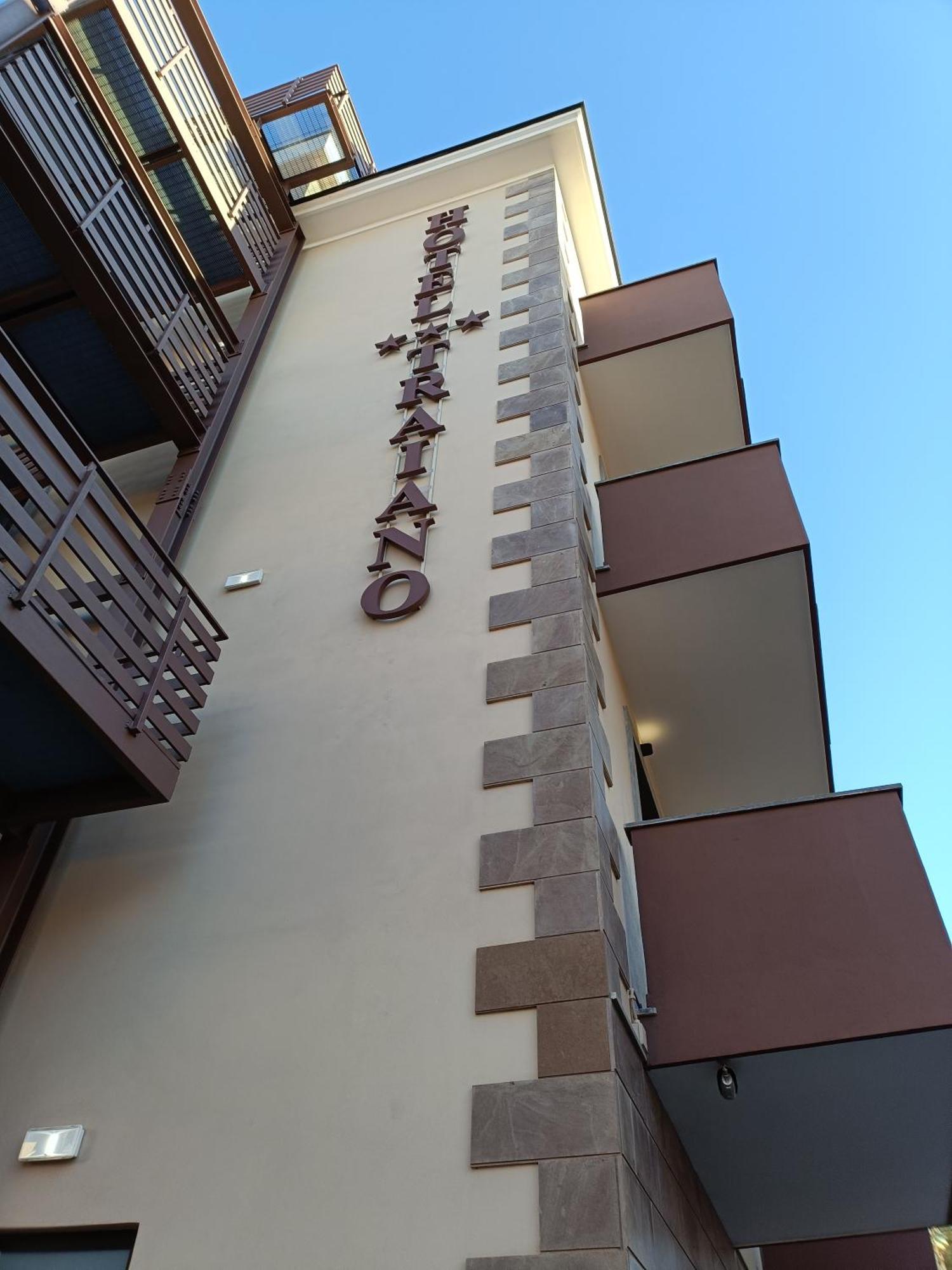 Hotel Traiano Civitavecchia Ngoại thất bức ảnh