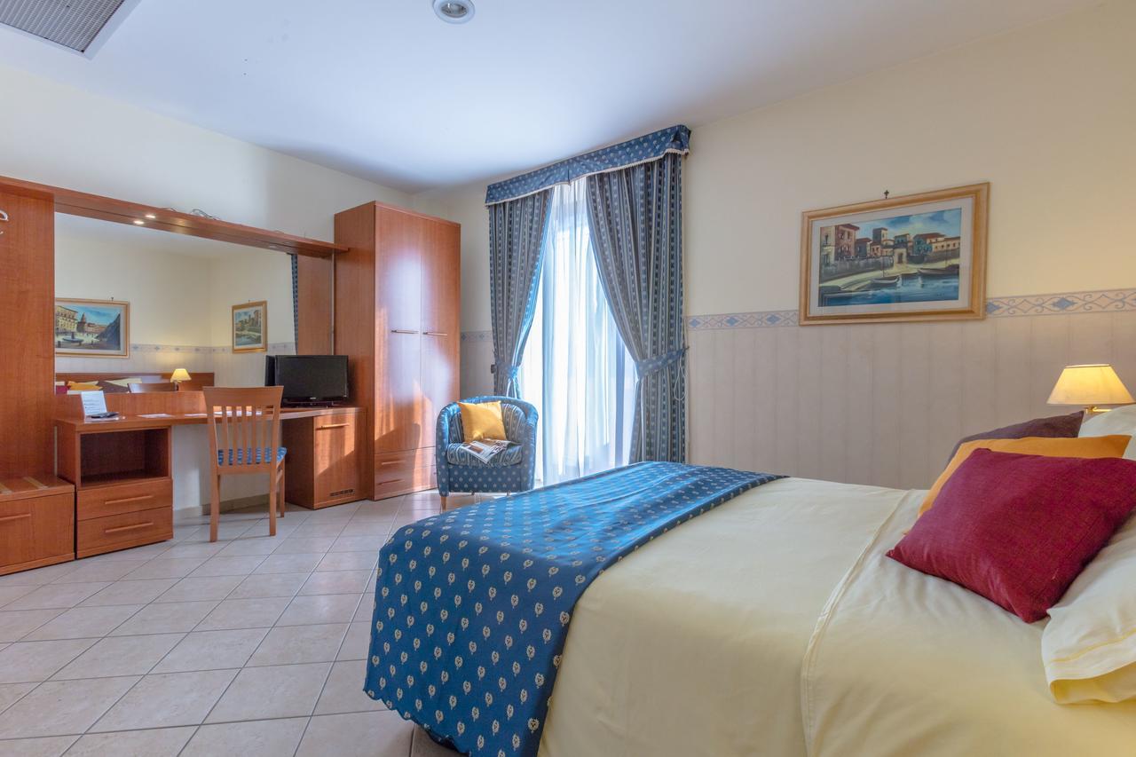 Hotel Traiano Civitavecchia Ngoại thất bức ảnh