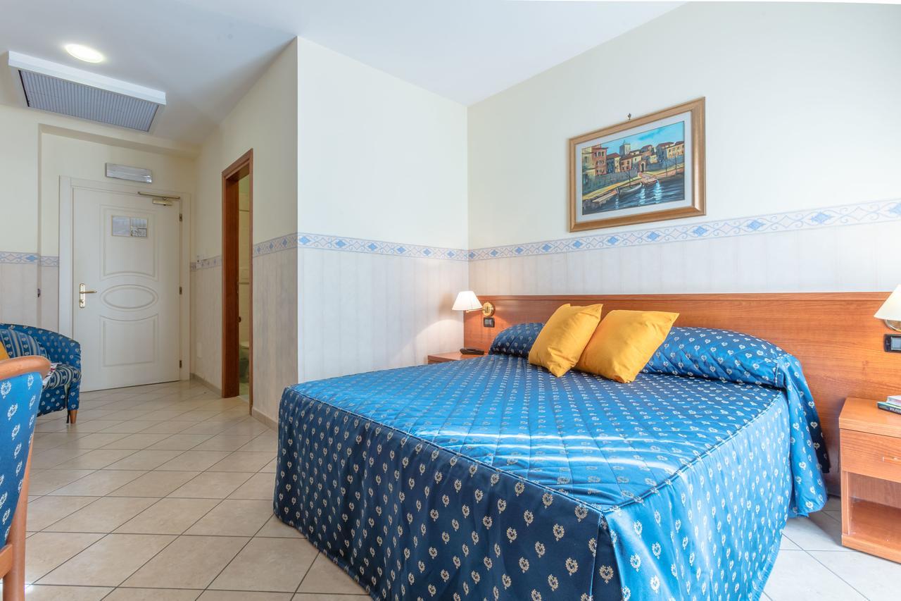 Hotel Traiano Civitavecchia Ngoại thất bức ảnh