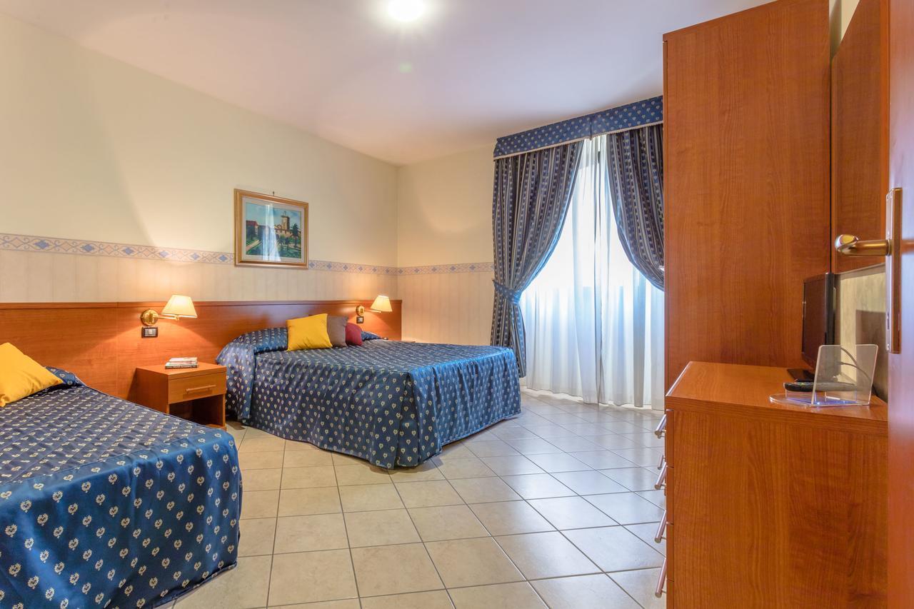 Hotel Traiano Civitavecchia Ngoại thất bức ảnh
