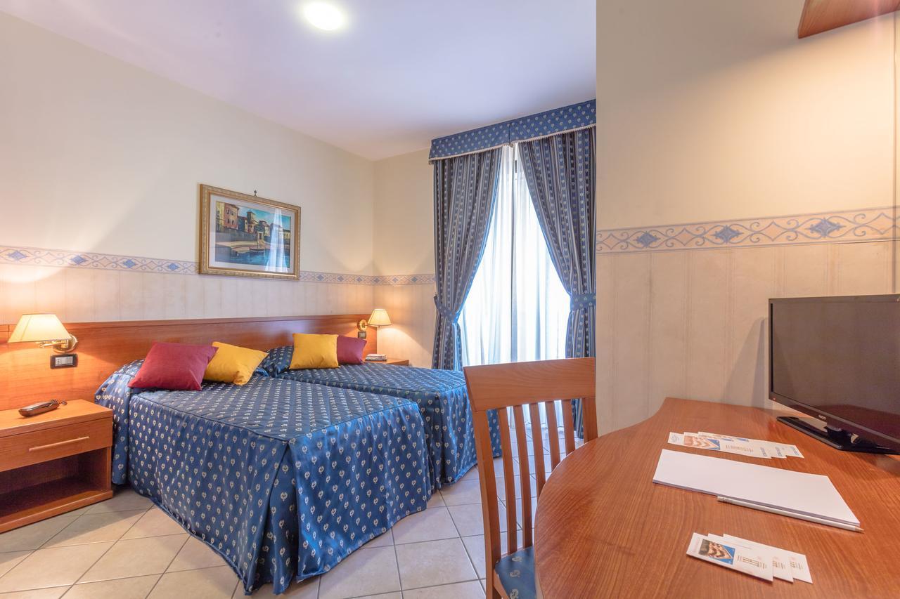 Hotel Traiano Civitavecchia Ngoại thất bức ảnh