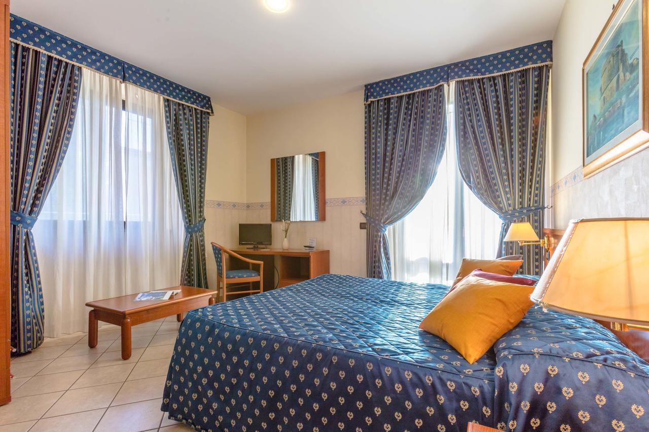 Hotel Traiano Civitavecchia Ngoại thất bức ảnh
