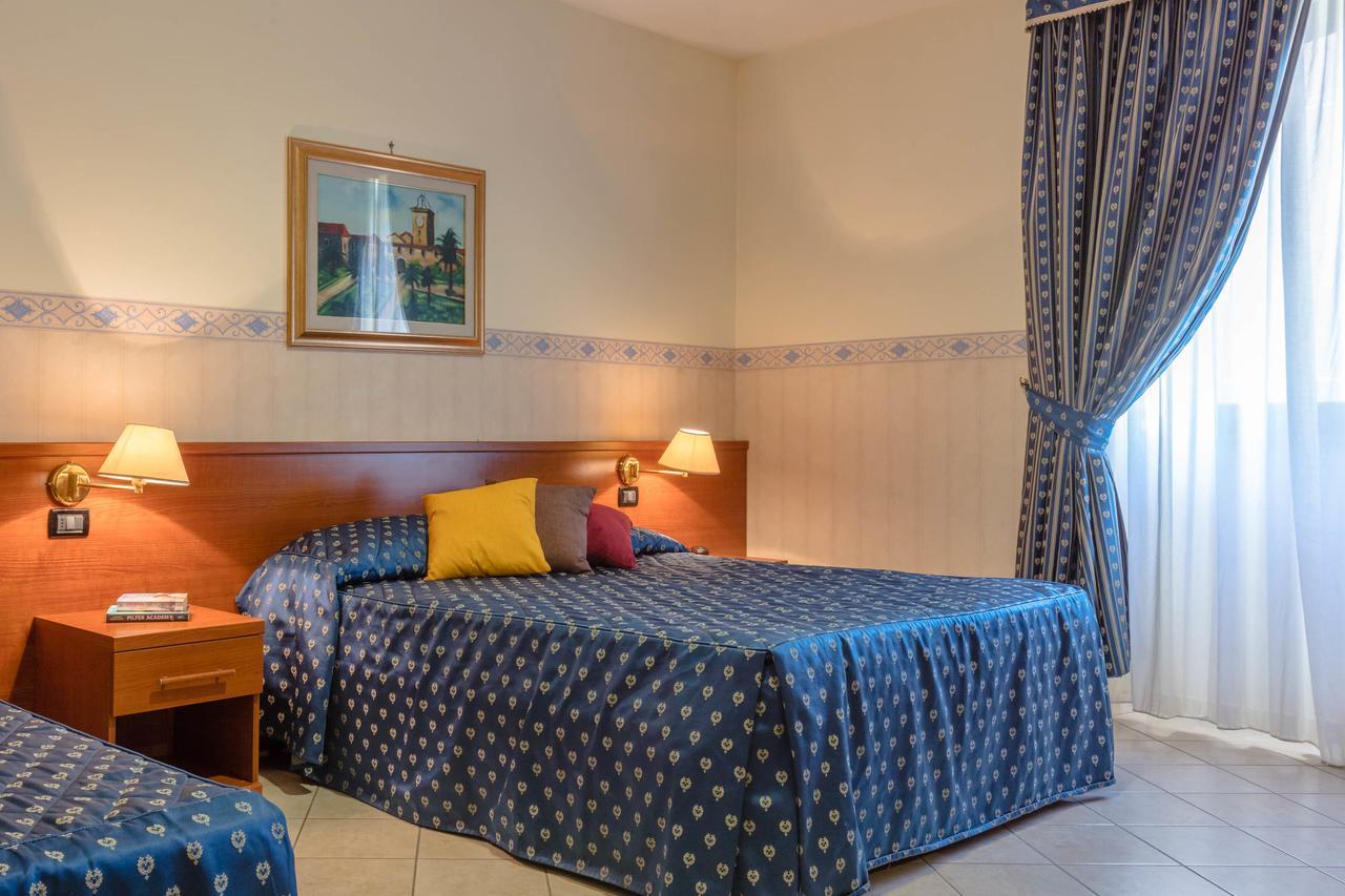 Hotel Traiano Civitavecchia Ngoại thất bức ảnh