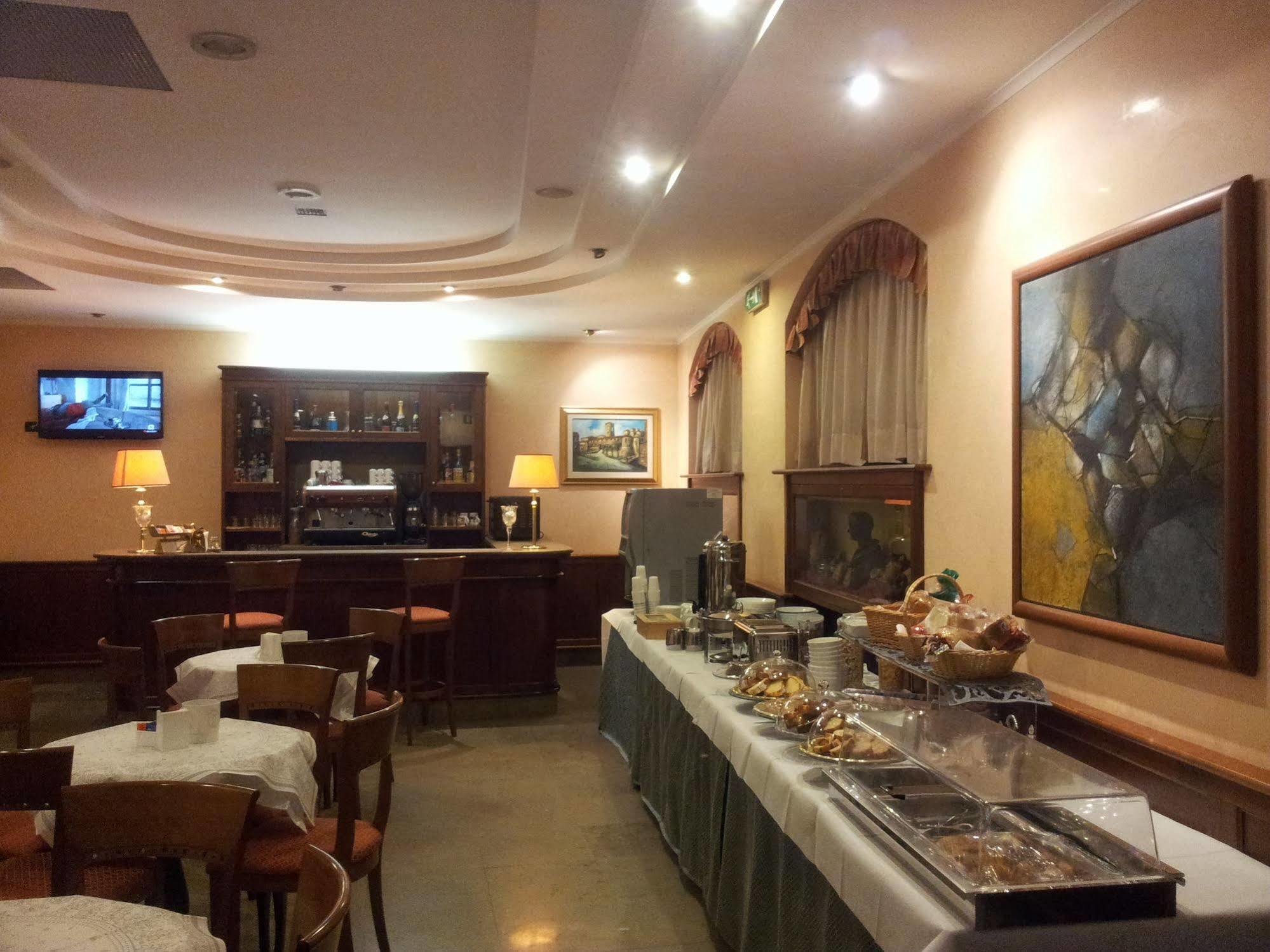 Hotel Traiano Civitavecchia Ngoại thất bức ảnh